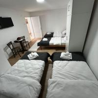 Konaciste Napredak，位于克拉列沃Morava Airport - KVO附近的酒店