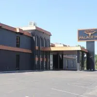 Historic Cow Palace Inn，位于Lamar的酒店