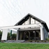Flora & Sauna Kamieńczyk Konwaliowa 8，位于Błonie的酒店