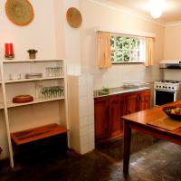 Down Gran's Self-Catering Cottage，位于Lobamba的酒店