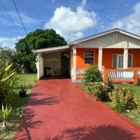 Entire Home - West Coast Barbados，位于圣彼得教区的酒店
