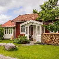 Cozy guest house in the countryside，位于Håltebyn的酒店