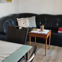 Casa Nathan! 2 Zimmer, Internet, Küche, Cosina, Parking, Lavanderia, Sauna! Barrio Esperanza! Central!，位于Hohenau的酒店
