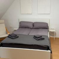 Moderne Wohnung mit Arbeitsplatz, Netflix, Nespresso & privatem Stellplatz，位于杜伊斯堡Untermeiderich的酒店