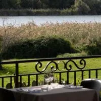 Logis Hôtel Les Vieilles Granges，位于Granges-Les-Beaumont的酒店