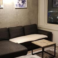 Bright studio apartment near Bergen city centre，位于卑尔根Laksevåg的酒店