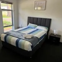 Luxury 4 bedroom house in Wellard only 30 minutes from Perth City，位于Wellard的酒店