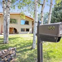 Luxury 7 Bedroom Vacation Home In The West End Of Aspen With Incredible Mountain Views Near Aspen Golf Course，位于阿斯潘阿斯皮特金县机场 - ASE附近的酒店