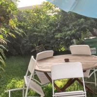 Studio charmant à Saint-Pierre - 30 m² - Proche jardin clôturé，位于圣皮埃尔Pierrefonds - ZSE附近的酒店