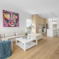 Stunning executive family home!，位于帕拉帕拉乌穆Kapiti Coast Airport - PPQ附近的酒店