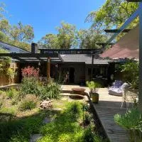 NEW Serene Modern Oasis，位于珀尔比奇的酒店