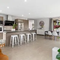 A Beach Hive at Papamoa Beach - 4 bedrooms，位于帕帕莫阿的酒店