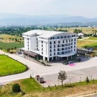 Karpalas City Hotel & Spa,位于博卢的酒店