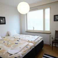 A two-bedroom with river view，位于卡亚尼凯加尼机场 - KAJ附近的酒店