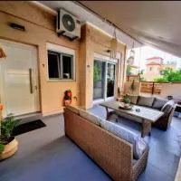 New & modern apt near Heraklion-airport & sea，位于Néa Alikarnassós伊拉克利翁国际机场 - HER附近的酒店