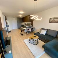 NEW apartment with free garage parking near the airport，位于Prievoz布拉提斯拉瓦机场 - BTS附近的酒店