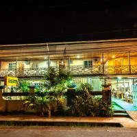 Hotel Posada Los Delfines，位于博卡斯德尔托罗的酒店