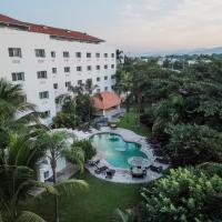 Comfort Inn Puerto Vallarta Golfside & Marina，位于巴亚尔塔港古斯塔沃·迪亚斯·欧勒达斯机场 - PVR附近的酒店