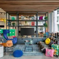Moxy Antwerp，位于安特卫普的酒店