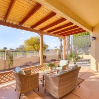 Near Lakes and Trails Mesa Home with Golf Course View，位于梅萨猎鹰场机场 - MSC附近的酒店
