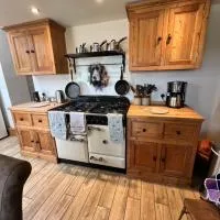 Spaniel Cottage with views of Ham hill, Stoke sub Hamdon，位于马托克的酒店