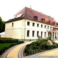 Hotel Świętoborzec，位于Łobez的酒店