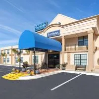 Travelodge by Wyndham Perry National Fairgrounds Area I-75，位于佩里的酒店