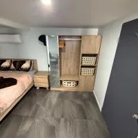 Bee house，位于Dinmore的酒店