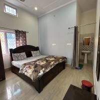 Gaharwar Home Stay，位于德拉敦Dehradun Airport - DED附近的酒店