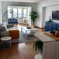 Caparica Beachfront Oceanview，位于卡帕里卡海岸的酒店