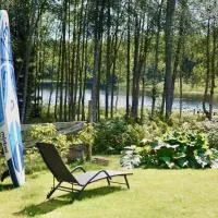 Tiny House with a Stunning Lake View 30 Min from Gothenburg，位于Gråbo的酒店