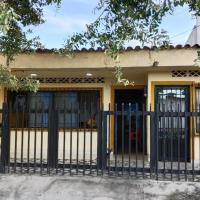Casa Candido, cerca al CC Único y al Aeropuerto，位于内瓦Benito Salas Airport - NVA附近的酒店