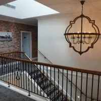 Tall Timbers Hotel，位于Ourimbah的酒店
