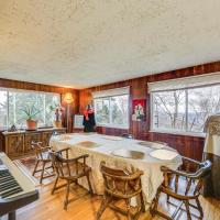 Rustic Chic Retreat 4 Mi to Kennywood!，位于西米夫林阿勒格尼县机场 - AGC附近的酒店