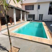 Casa em Belo Horizonte - Pampulha，位于贝洛奥里藏特贝洛奥里藏特潘普利亚机场 - PLU附近的酒店