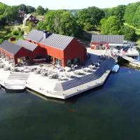 Tjärö Hotell & Vandrarhem，位于Trensum的酒店