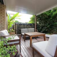 Leafy Retreat Townhouse Near Airport & City，位于布里斯班布里斯班机场 - BNE附近的酒店