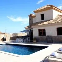 ENJOY House with Large Pool & Jacuzzi，位于Los Estancos的酒店