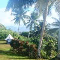 Jubilee Campsite Swim & Paint，位于Las Piedras的酒店
