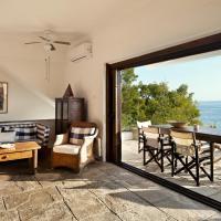 Seashells & Pines Villa in Vourvourou #FeelsLikeHome，位于沃尔沃罗的酒店