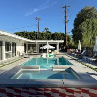 Aerhaus - Mid-Century Oasis，位于棕榈泉棕榈泉国际机场 - PSP附近的酒店