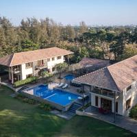 StayVista at Hideaway to Heaven - Lawn & Bonfire，位于纳西克Nashik Airport - ISK附近的酒店