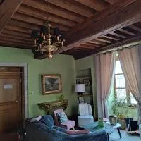 Gite, chambre d hôte L échoppe est belle，位于沙托纳的酒店
