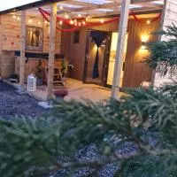 Pond Beach Hazel with hot tub,位于Rathdowney的酒店