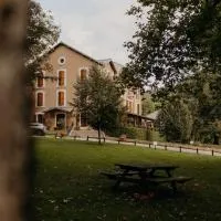 Logis - Hotel Restaurant du Parc，位于Cransac的酒店