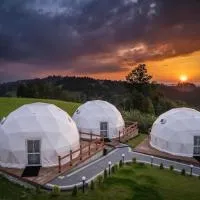 Glamping Pasieka Balia & Jacuzzi Glamp Bukowina Tatrzańska - namioty domki w Tatrach，位于Groń的酒店