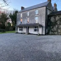 Farnagh House - En Suite Bedrooms,位于莫特的酒店