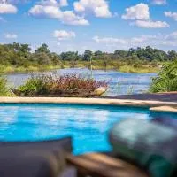 Shametu River Lodge,位于Divundu的酒店
