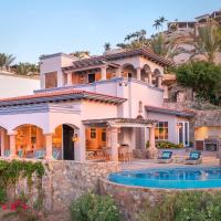 Beautiful 3 Bd Villa with Staff and Steps from the Beach in Del Mar Palmilla，位于圣何塞德尔卡沃的酒店