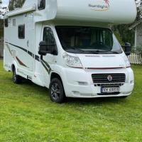 Motorhome in Northern Norway，位于龙南波尔多(挪威)机场 - BOO附近的酒店